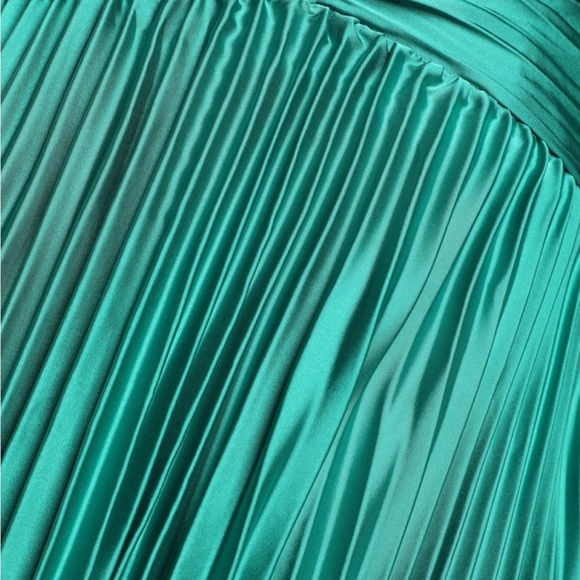 Minuet Sienna Silky Satin Pleated Emerald Aqua Green Open Tie Back Maxi Dress - Picture 5 of 10